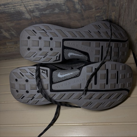Nike Juniper Trail 3 Lightweight Women's Size 9 Black Gray Running Shoes EUC - Picture 7 of 9